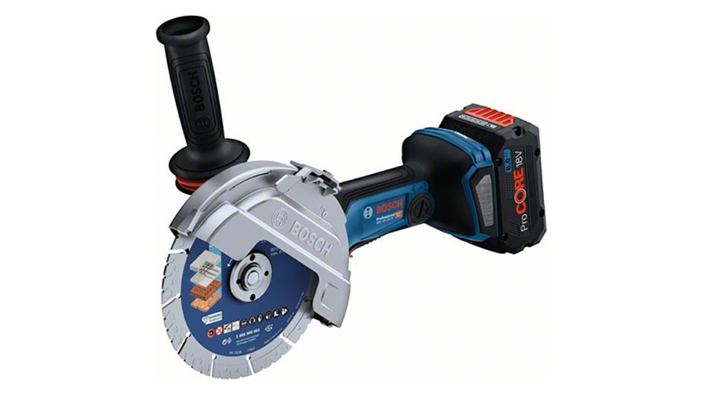 藍色博世專業無線圓鋸，配有金屬刀片和電池。