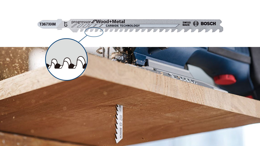 博世專業木材和金屬鋸片放在木板上。
