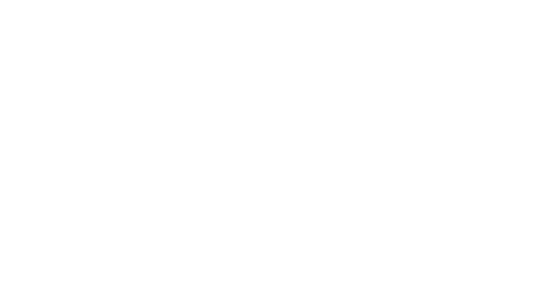 一款博世專業工具放在桌子上，周圍是配件和材料。